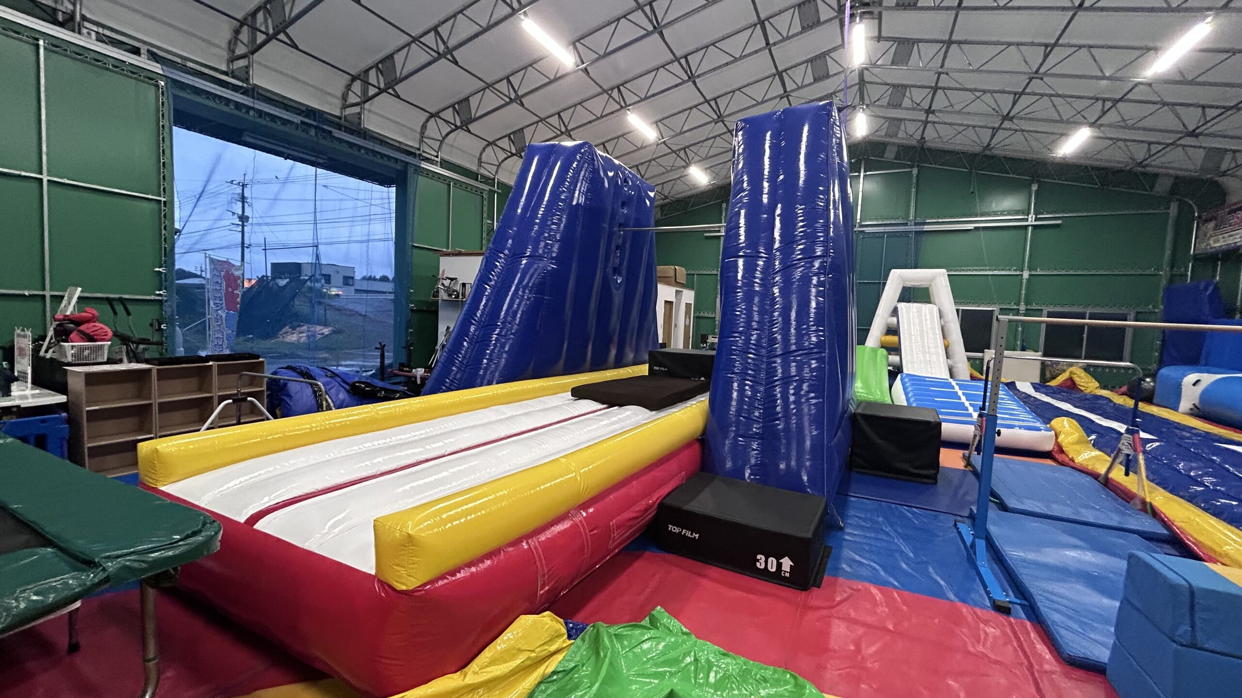 ホリゾンタルバー・エアートランポリン ホリゾンタルバー・エアートランポリン